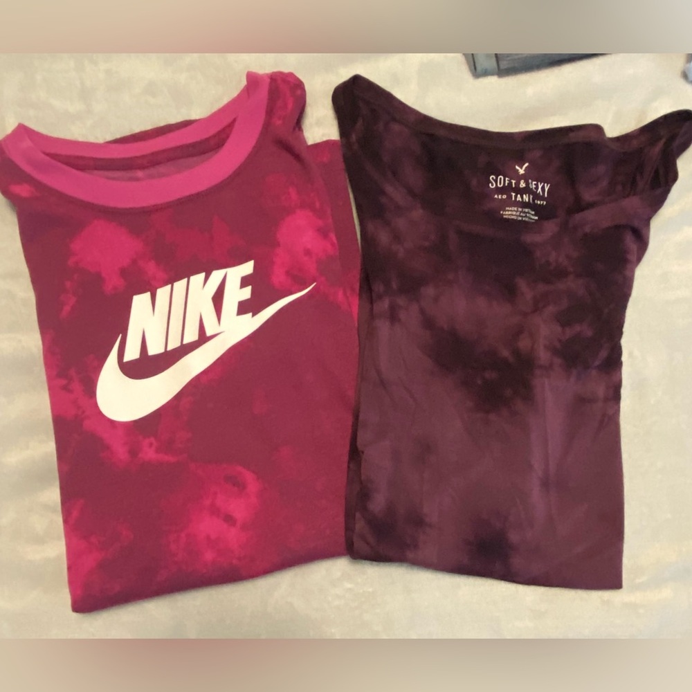 Set of 2 women’s tanks. Nike and American Eagle.